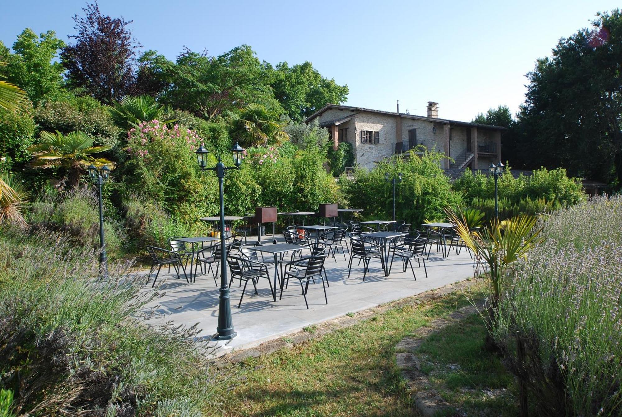 Spoleto By The Pool Guest House Exterior photo